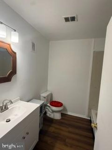 1020 JARDIN CT, Burlington, NJ 08016