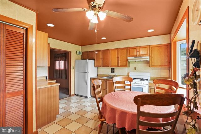 2012 LONGVIEW AVE, Baltimore, MD 21237