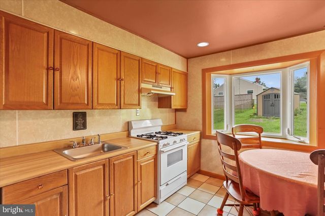 2012 LONGVIEW AVE, Baltimore, MD 21237