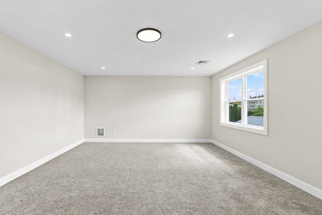 891 N Eastern Ave, Fall River, MA 02720