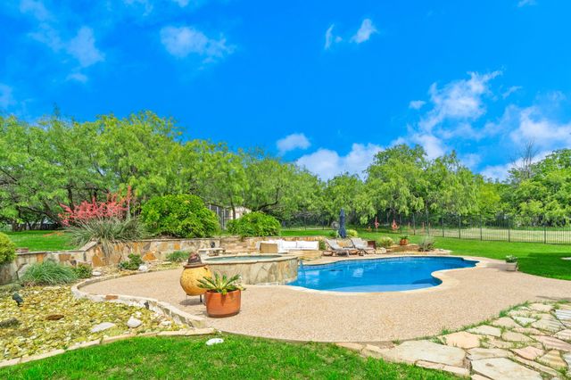 9111 Cliffside, Grand Prairie, TX 75104