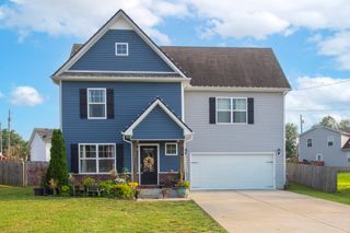 733 Hollandale Rd, La Vergne, TN 37086