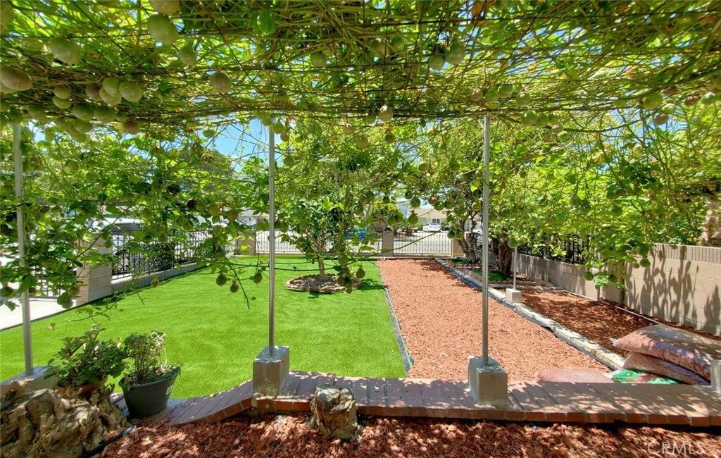 1217 S HURON, Santa Ana, CA 92704 — photo 3