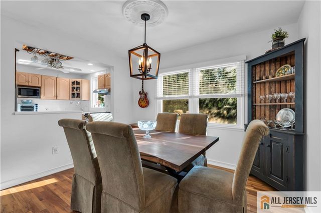 8 Smalley Road, Edison, NJ 08817