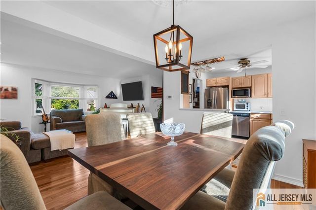 8 Smalley Road, Edison, NJ 08817