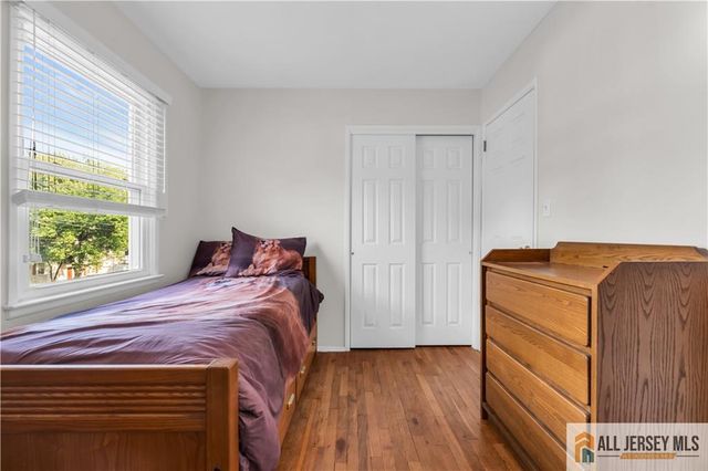8 Smalley Road, Edison, NJ 08817