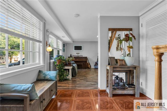 8 Smalley Road, Edison, NJ 08817