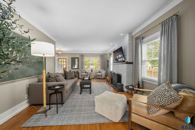 605 E 21st St Street, Sioux Falls, SD 57105