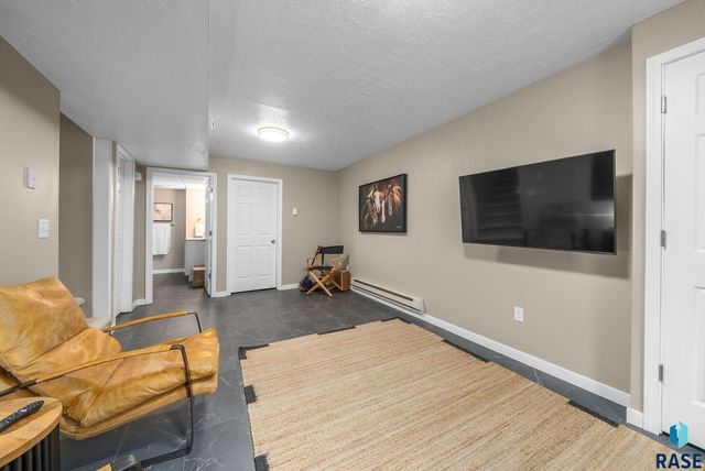 605 E 21st St Street, Sioux Falls, SD 57105