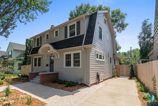 605 E 21st St Street, Sioux Falls, SD 57105