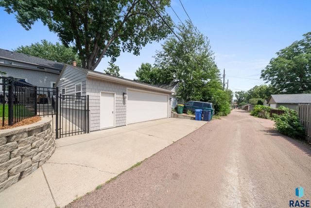 605 E 21st St Street, Sioux Falls, SD 57105