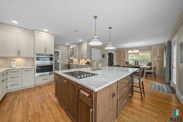 605 E 21st St Street, Sioux Falls, SD 57105