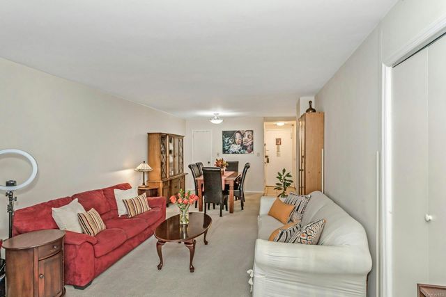 175-20 Wexford Terrace 4S, Jamaica Estates, NY 11432