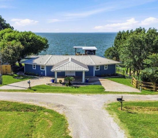151 Lakeview Drive, Point Blank, TX 77364