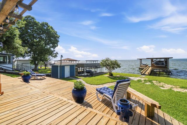 151 Lakeview Drive, Point Blank, TX 77364