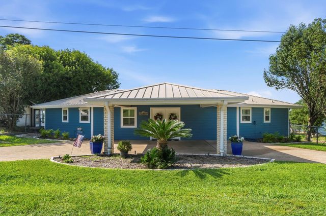 151 Lakeview Drive, Point Blank, TX 77364