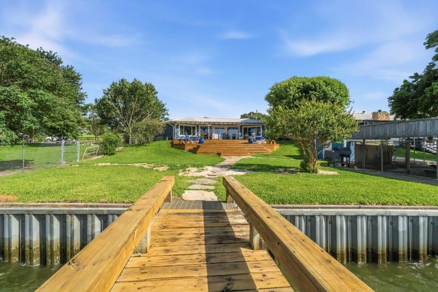151 Lakeview Drive, Point Blank, TX 77364