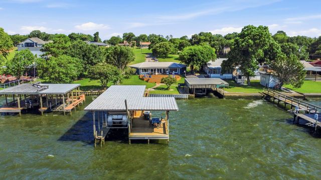 151 Lakeview Drive, Point Blank, TX 77364