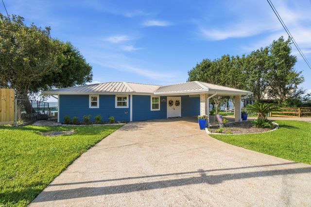 151 Lakeview Drive, Point Blank, TX 77364
