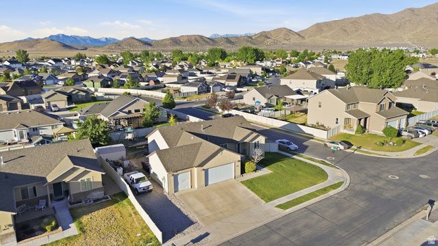 1101 E SEARLE LN, Eagle Mountain, UT 84005