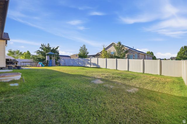 1101 E SEARLE LN, Eagle Mountain, UT 84005