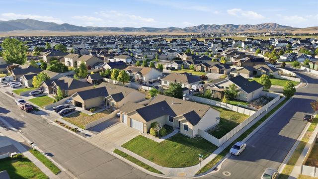 1101 E SEARLE LN, Eagle Mountain, UT 84005