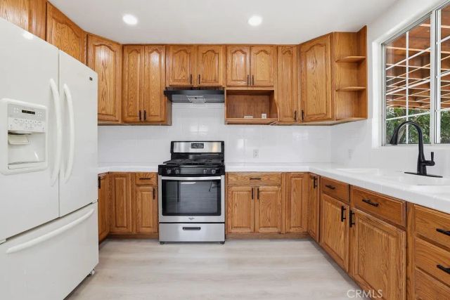 10332 Cayuga Avenue, Pacoima, CA 91331
