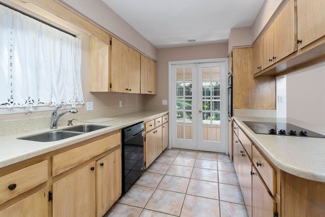 303 Reynoso Ave, St Simons Island, GA 31522