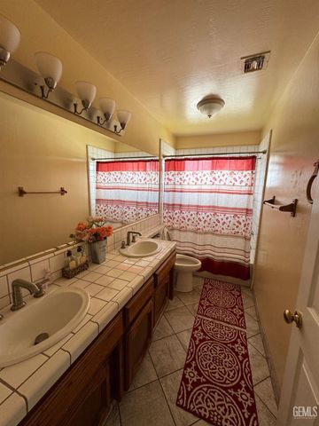 11119 Quadrille Court, Bakersfield, CA 93312