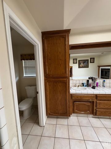 11119 Quadrille Court, Bakersfield, CA 93312