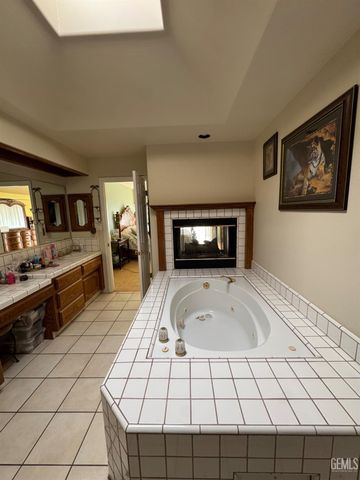 11119 Quadrille Court, Bakersfield, CA 93312