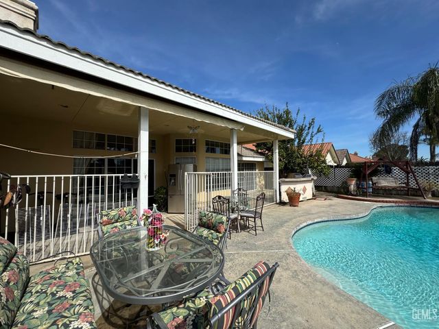 11119 Quadrille Court, Bakersfield, CA 93312