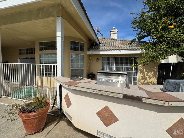 11119 Quadrille Court, Bakersfield, CA 93312