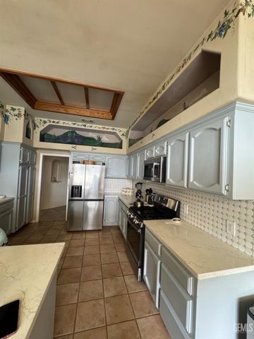 11119 Quadrille Court, Bakersfield, CA 93312