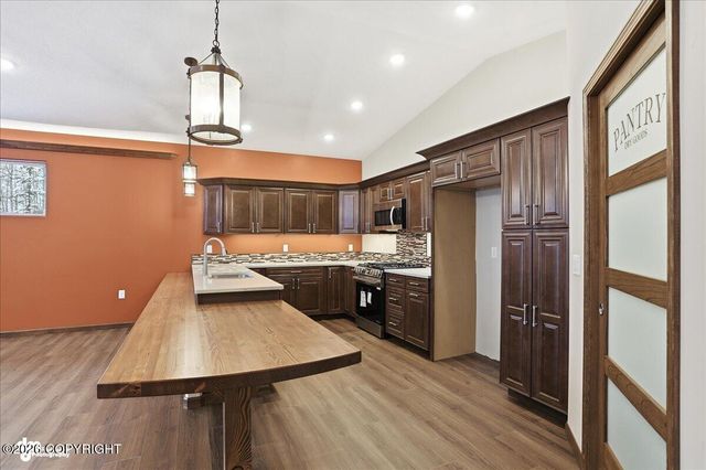 1584 S Birch Lake Drive, Big Lake, AK 99652