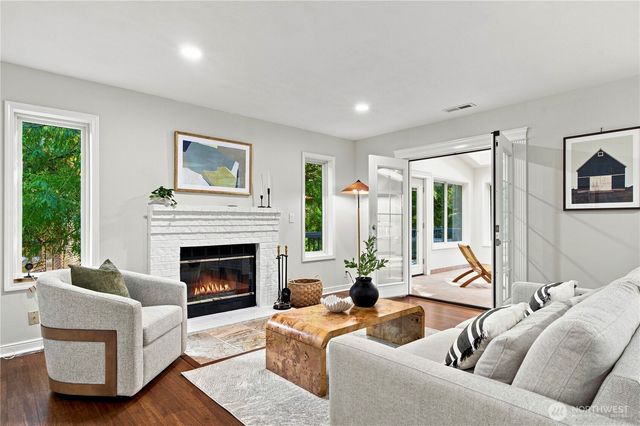 2022 227th Avenue NE, Sammamish, WA 98074