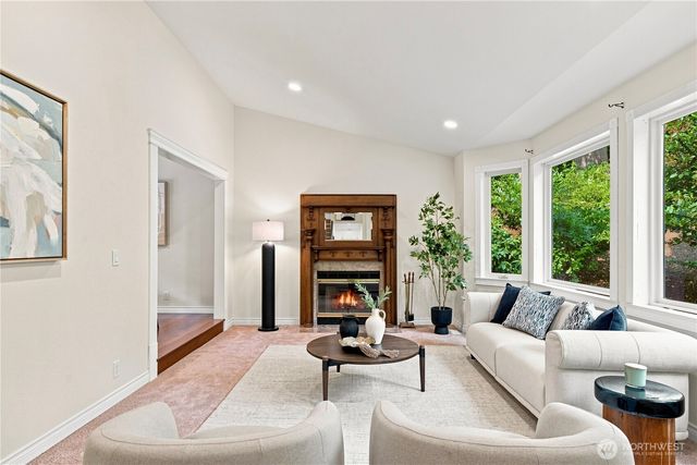 2022 227th Avenue NE, Sammamish, WA 98074