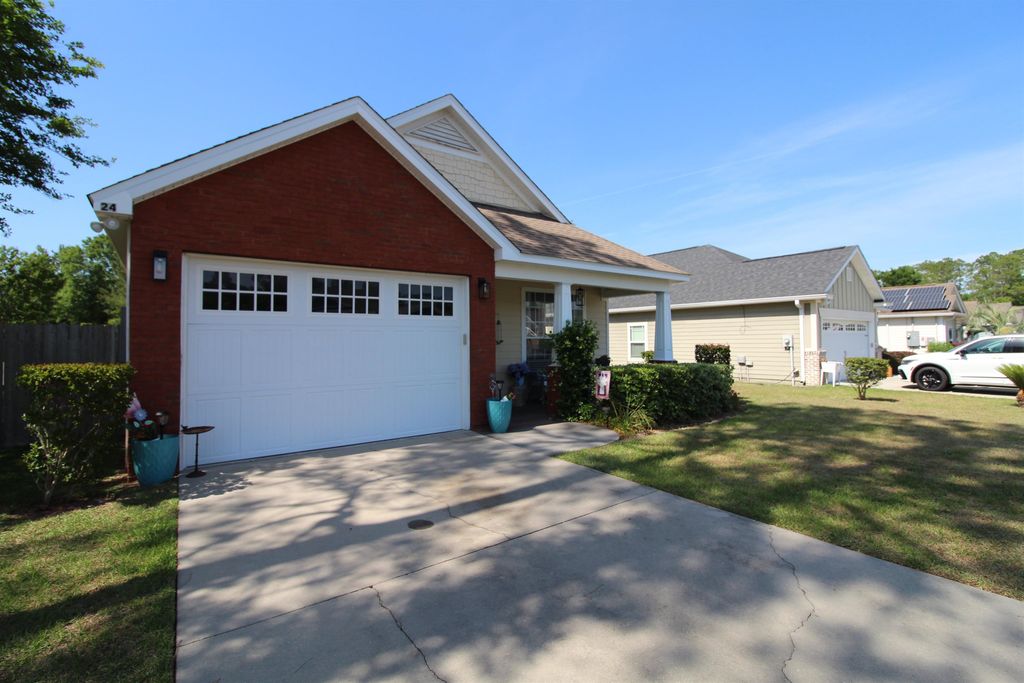 24 Evening Star Dr, Crawfordville, FL 32327