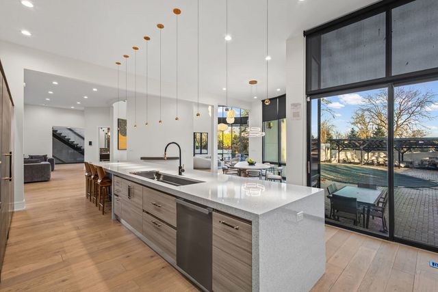 2110 Pfingsten Road, Northbrook, IL 60062