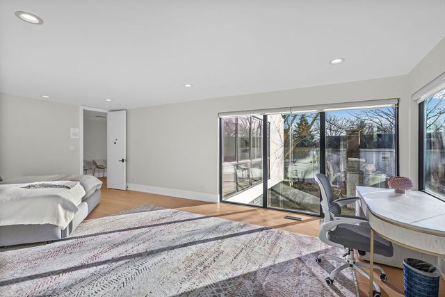 2110 Pfingsten Road, Northbrook, IL 60062