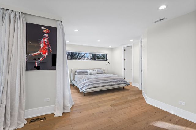 2110 Pfingsten Road, Northbrook, IL 60062