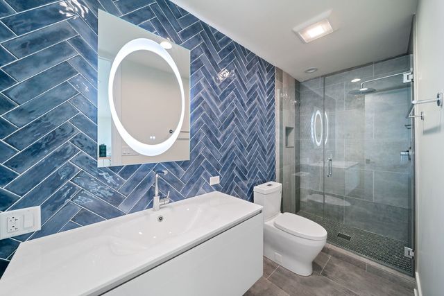 2110 Pfingsten Road, Northbrook, IL 60062