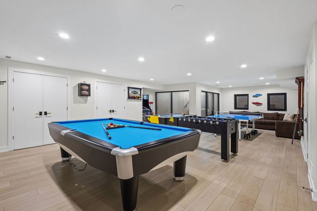 2110 Pfingsten Road, Northbrook, IL 60062