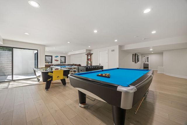 2110 Pfingsten Road, Northbrook, IL 60062