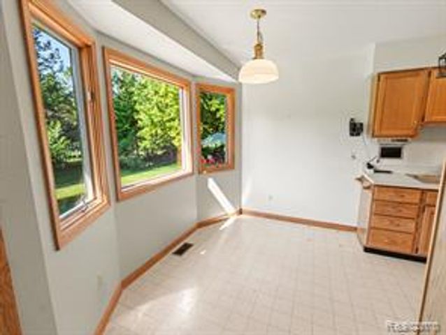 415 Bennington Court, Saline, MI 48176