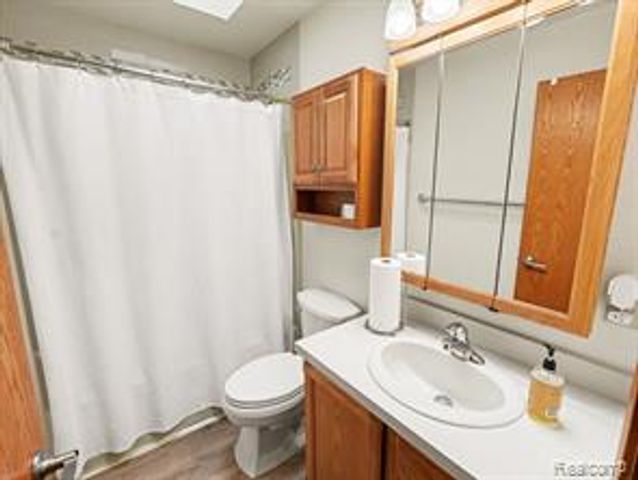 415 Bennington Court, Saline, MI 48176
