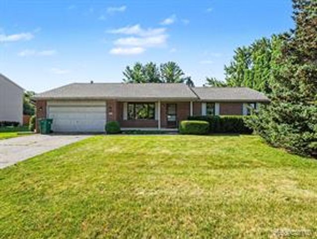 415 Bennington Court, Saline, MI 48176