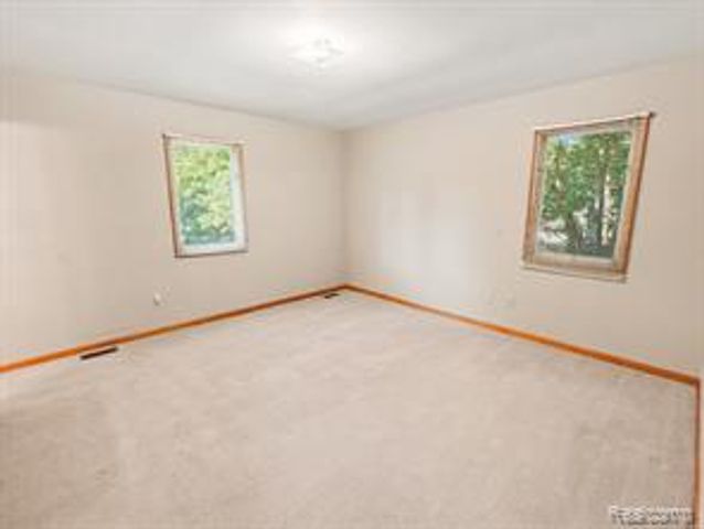 415 Bennington Court, Saline, MI 48176