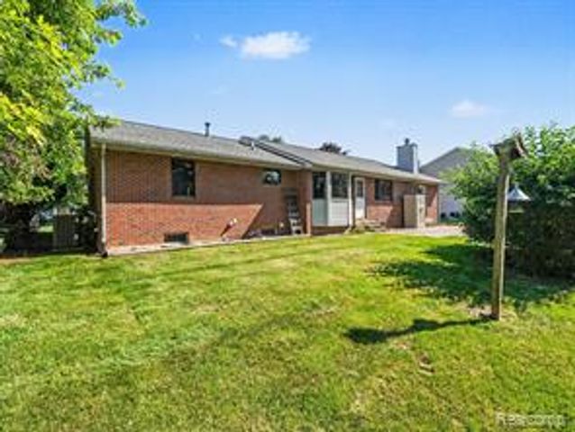 415 Bennington Court, Saline, MI 48176