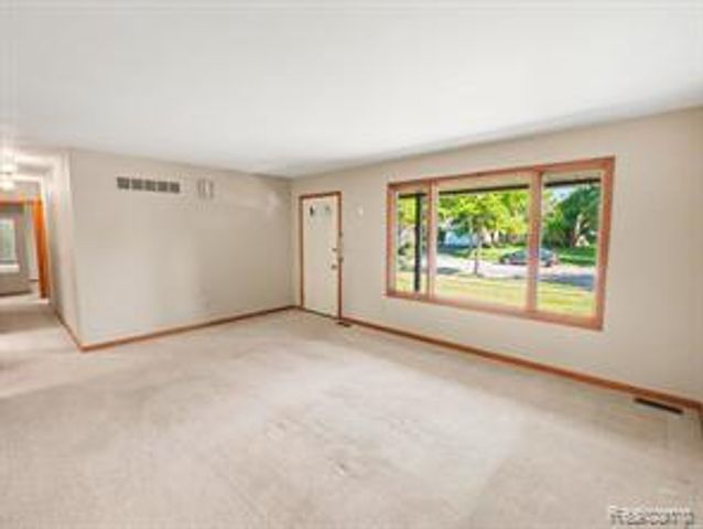 415 Bennington Court, Saline, MI 48176